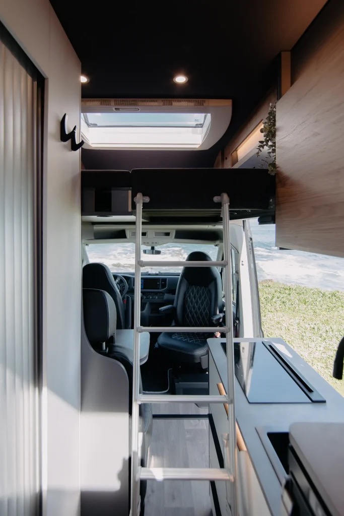 Adventure 6XH postele