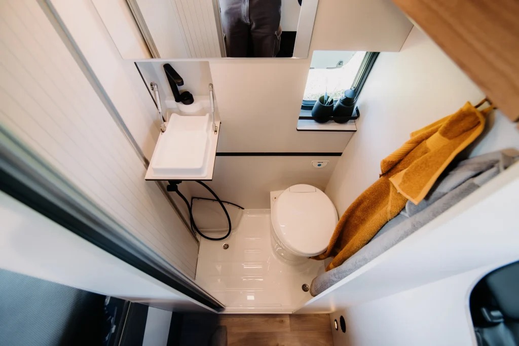 Adventure 6XHT kúpeľňa